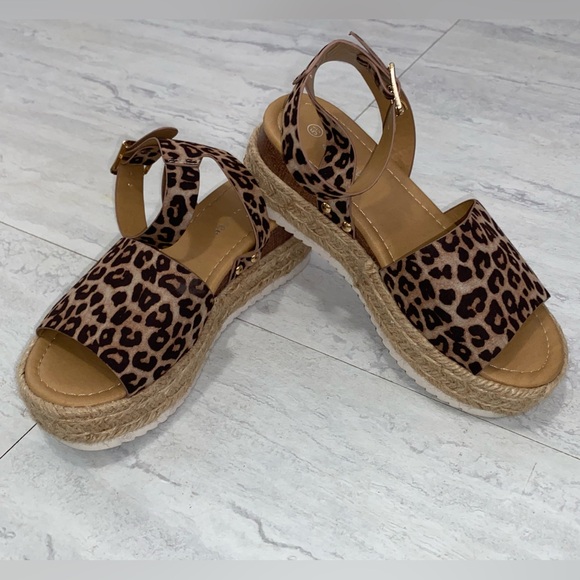 Forever Link Leopard Open Toe Ankle Strap Espadrille Platform Sandal Size 5.5 - Picture 1 of 4